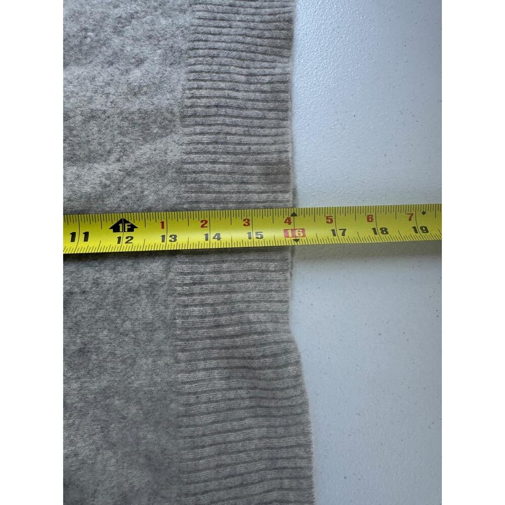 27 Miles Sweater Womens Medium Gray V Neck Fuzzy Knit Pullover Cozy Casual - Picture 7 of 12